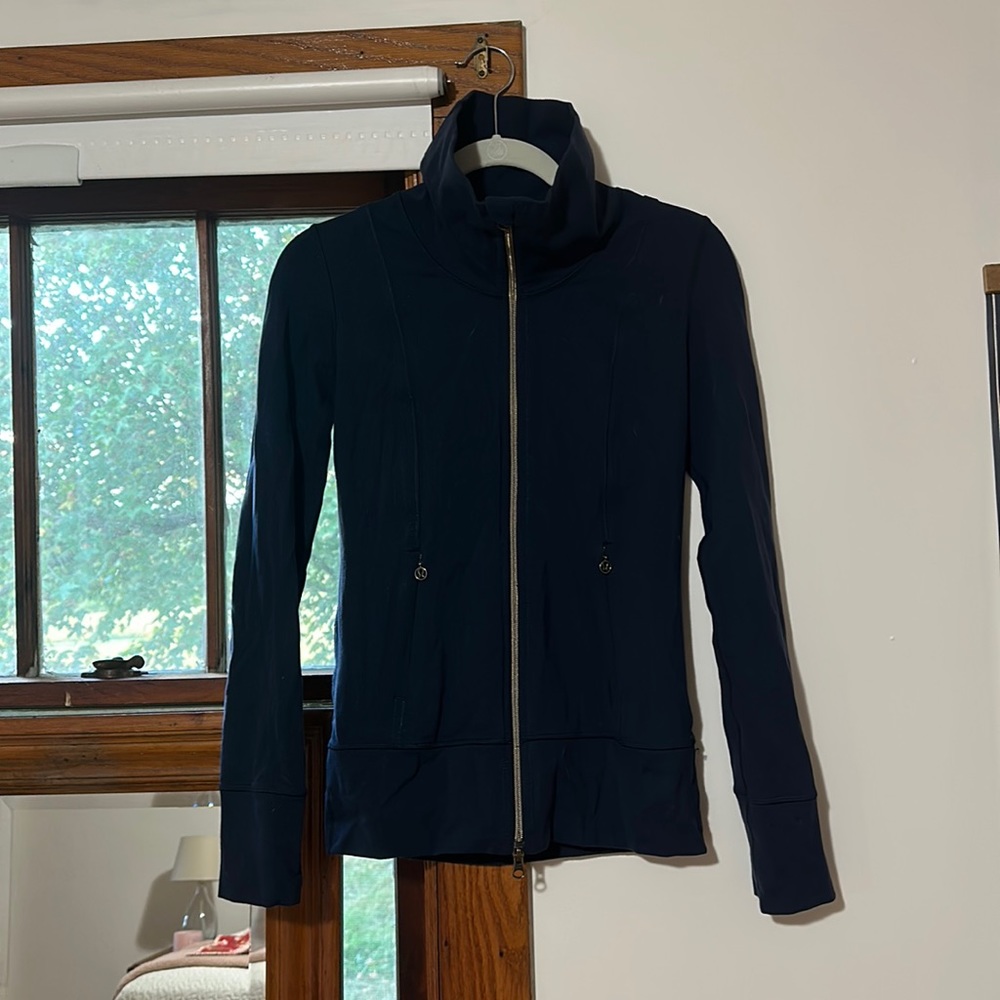 Lululemon women’s navy jacket